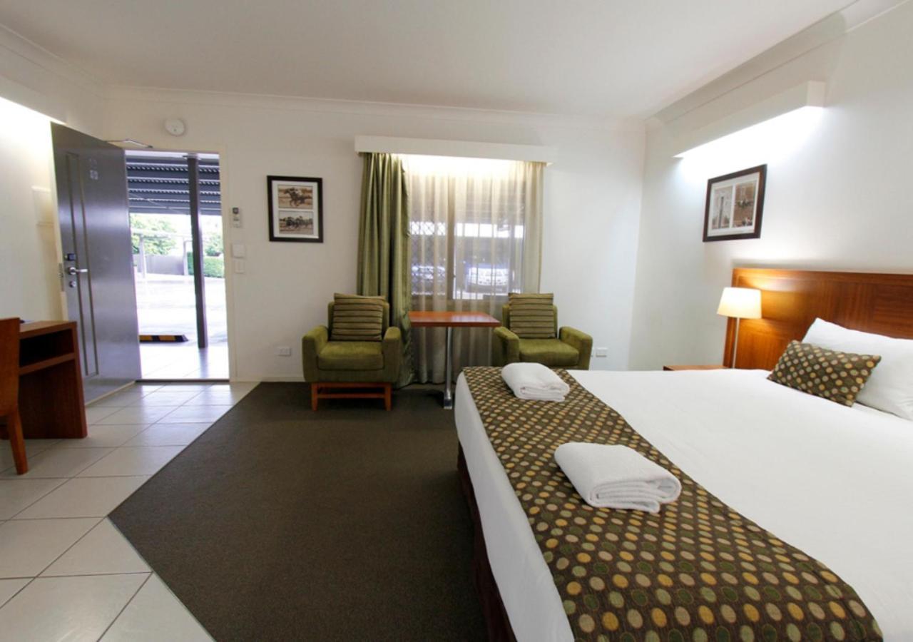 Chinchilla Downtown Motor Inn Екстериор снимка